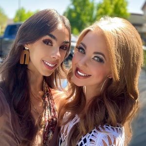 Meet your Posher, Posh